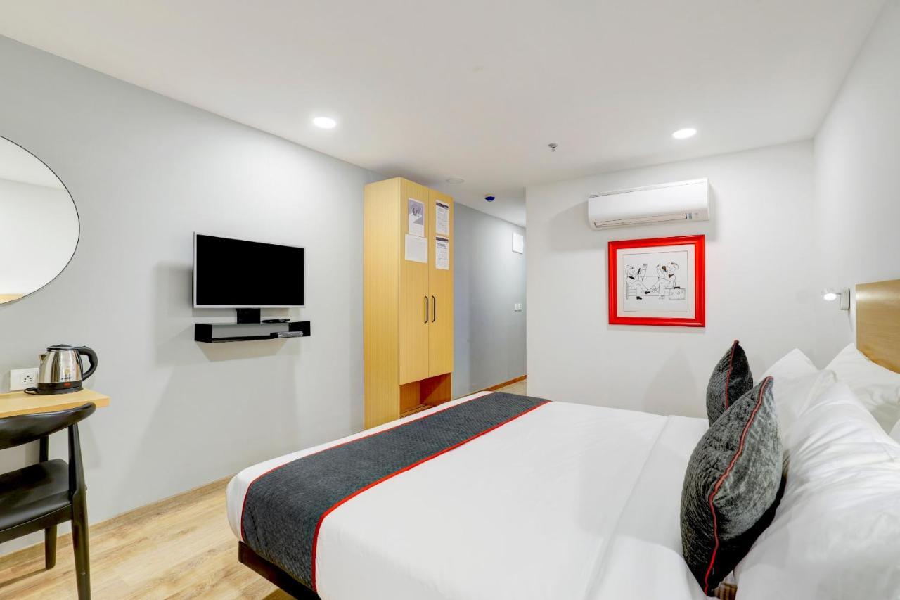 Готель Super Townhouse Rajyash Rise Sarkhej Екстер'єр фото