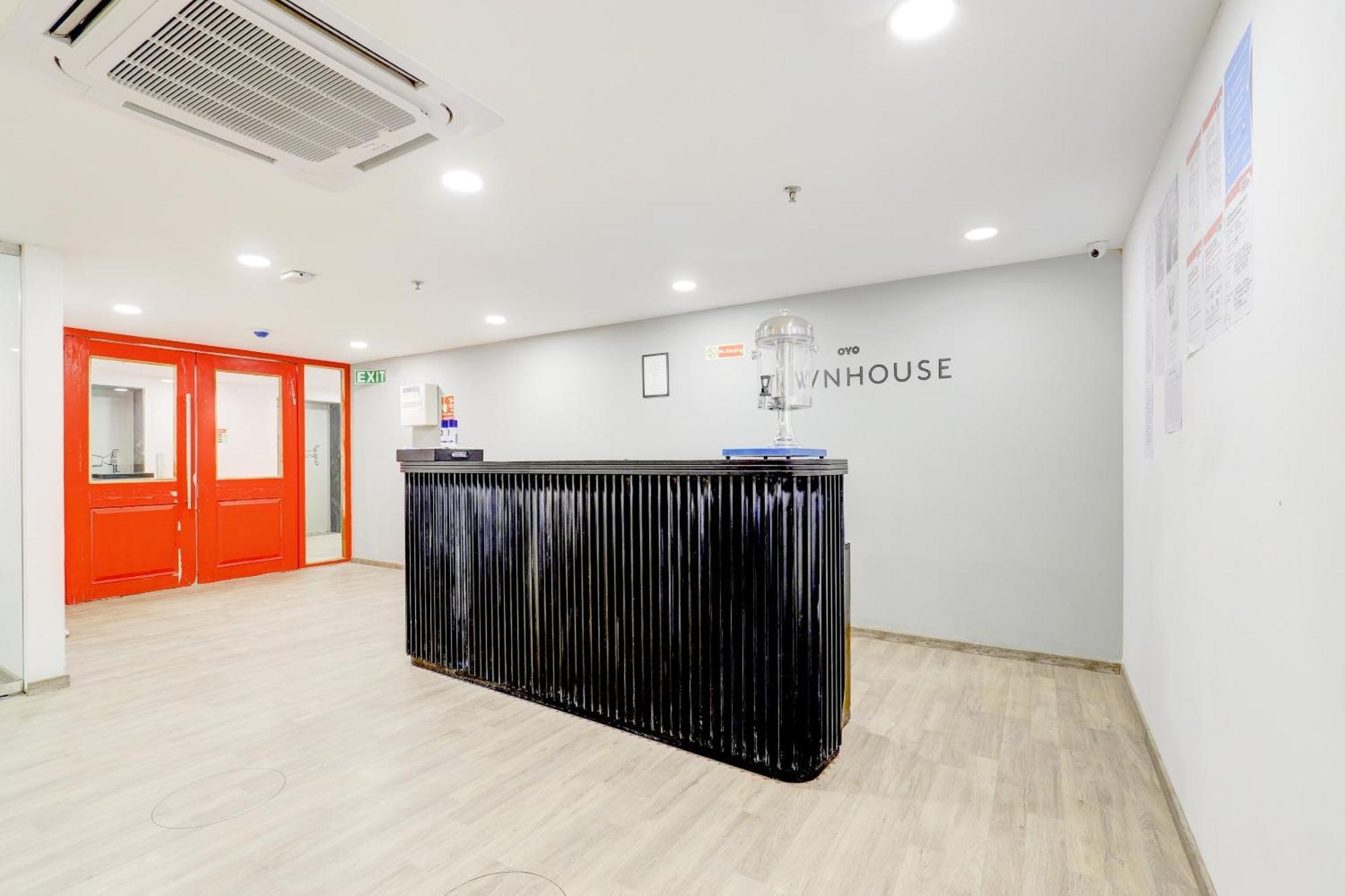Готель Super Townhouse Rajyash Rise Sarkhej Екстер'єр фото