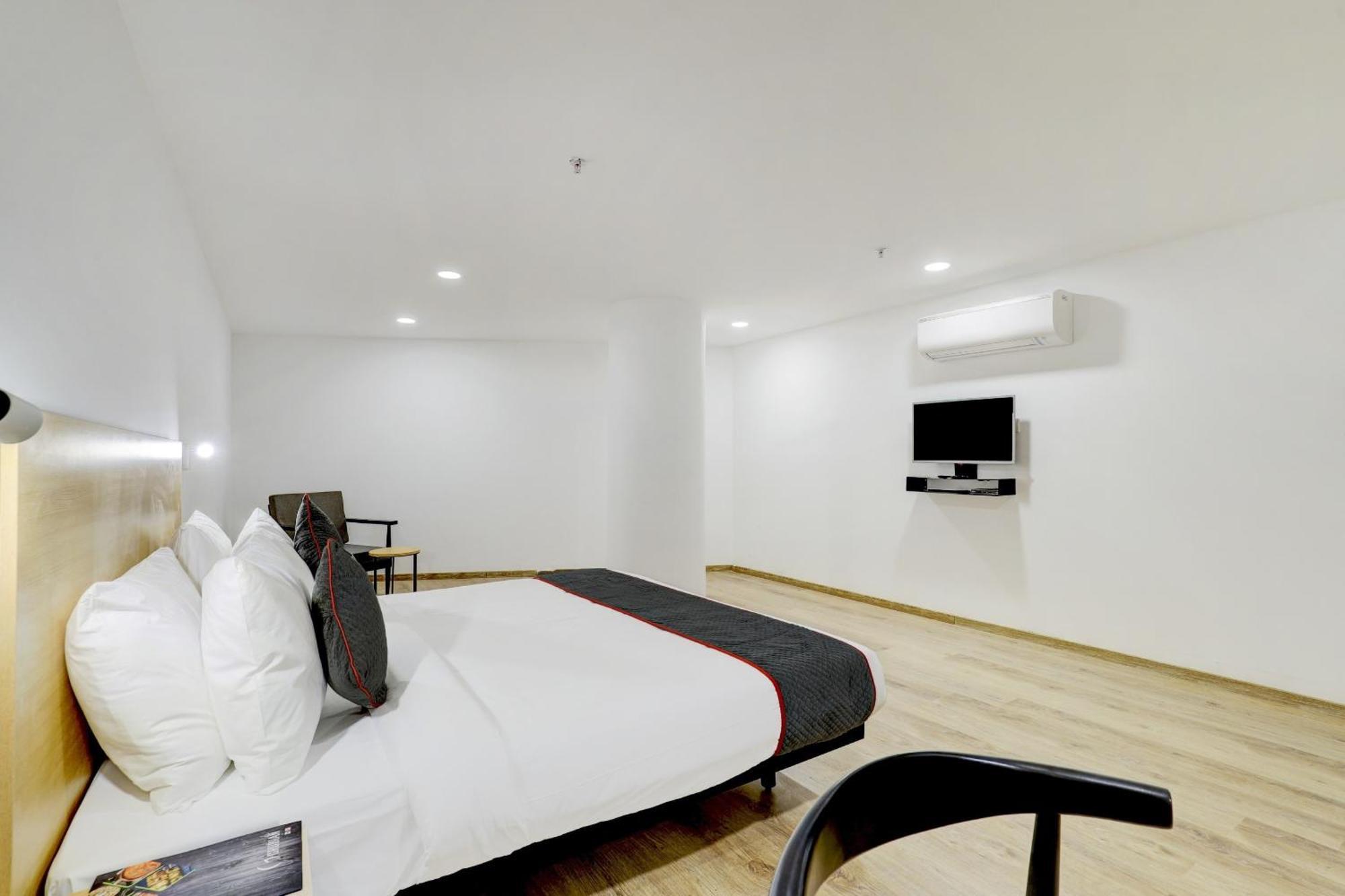 Готель Super Townhouse Rajyash Rise Sarkhej Екстер'єр фото