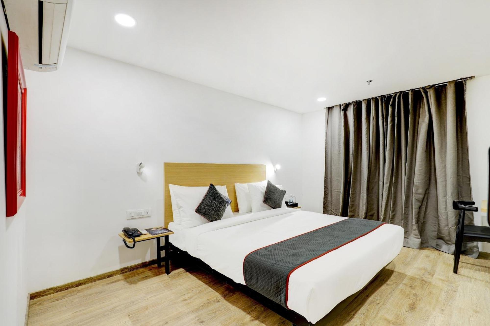 Готель Super Townhouse Rajyash Rise Sarkhej Екстер'єр фото