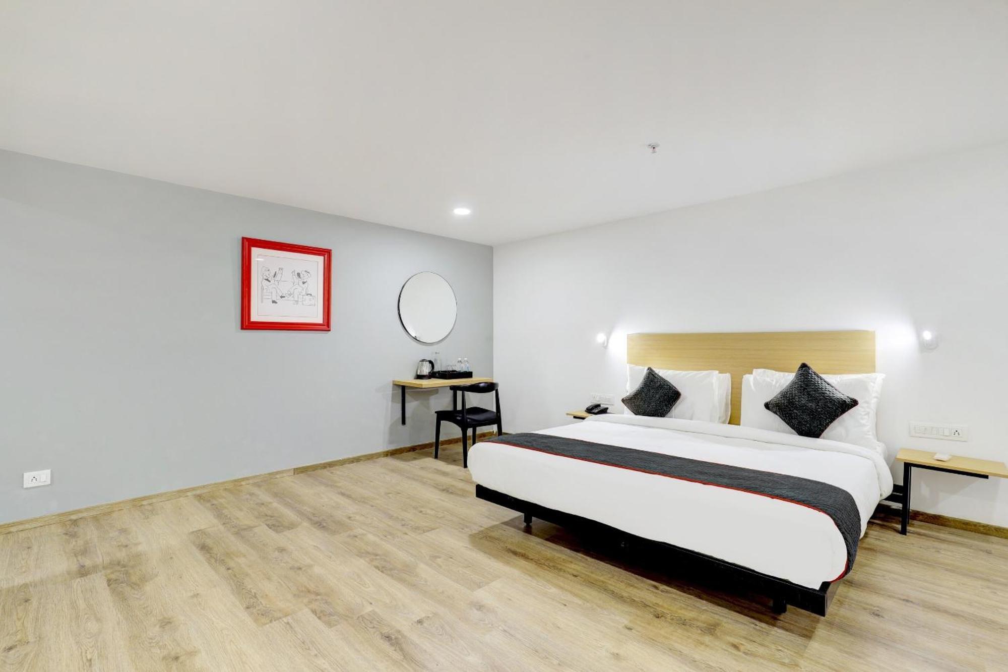 Готель Super Townhouse Rajyash Rise Sarkhej Екстер'єр фото